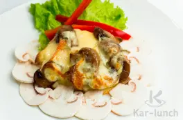 Мясо по-французски с грибами
